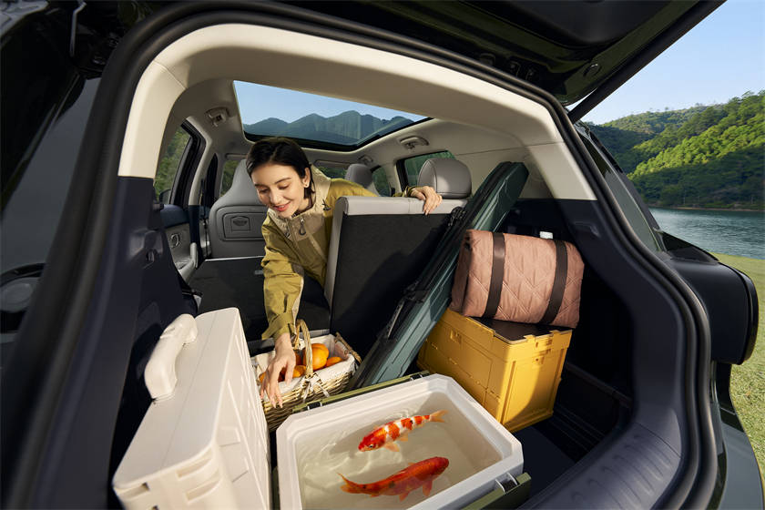 露營-后備箱下沉空間.jpg